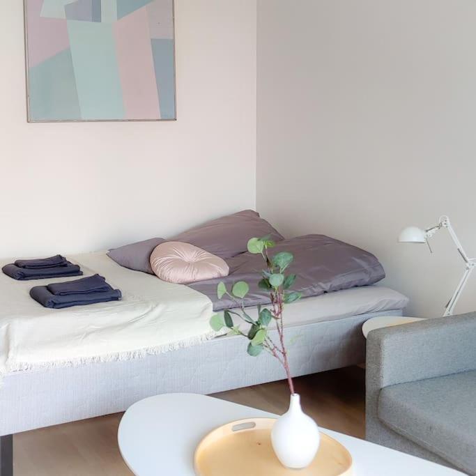 New Studio Pastel Near Helsinki Airport In Kivistoe Vantaa Exterior photo